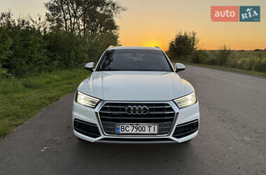 Внедорожник / Кроссовер Audi Q5 2017 в 