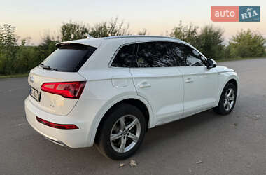 Внедорожник / Кроссовер Audi Q5 2017 в 