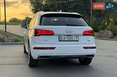 Внедорожник / Кроссовер Audi Q5 2018 в 