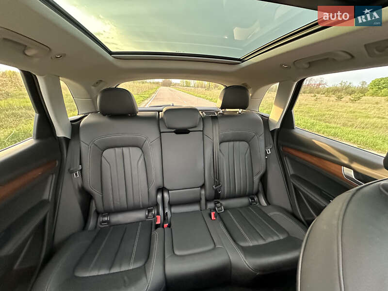 Внедорожник / Кроссовер Audi Q5 2021 в Киеве