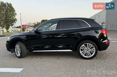 Внедорожник / Кроссовер Audi Q5 2018 в 