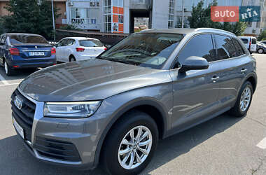 Внедорожник / Кроссовер Audi Q5 2017 в 