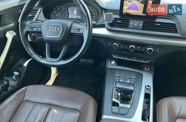 Внедорожник / Кроссовер Audi Q5 2017 в 