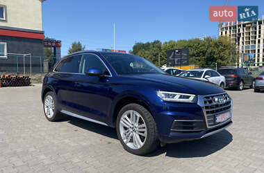 Внедорожник / Кроссовер Audi Q5 2018 в 