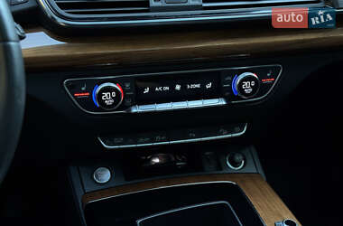 Внедорожник / Кроссовер Audi Q5 2020 в 