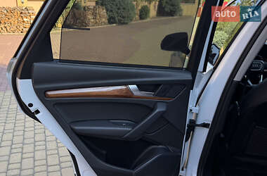 Внедорожник / Кроссовер Audi Q5 2020 в 