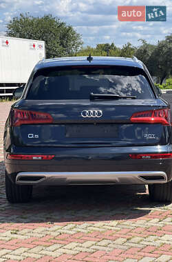 Внедорожник / Кроссовер Audi Q5 2017 в 