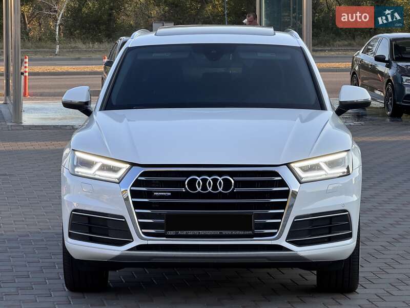 Внедорожник / Кроссовер Audi Q5 2020 в Киеве