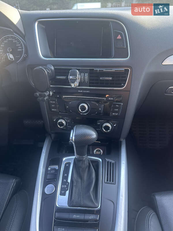 Внедорожник / Кроссовер Audi Q5 2015 в Ровно