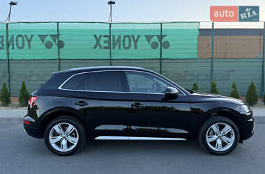 Внедорожник / Кроссовер Audi Q5 2017 в 