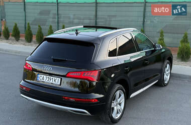 Внедорожник / Кроссовер Audi Q5 2017 в 