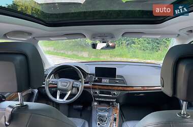 Внедорожник / Кроссовер Audi Q5 2017 в 