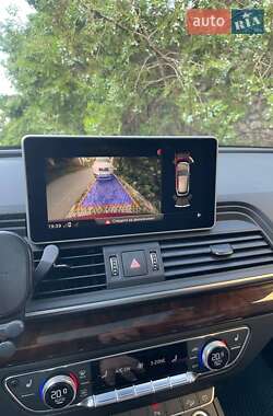 Внедорожник / Кроссовер Audi Q5 2017 в 
