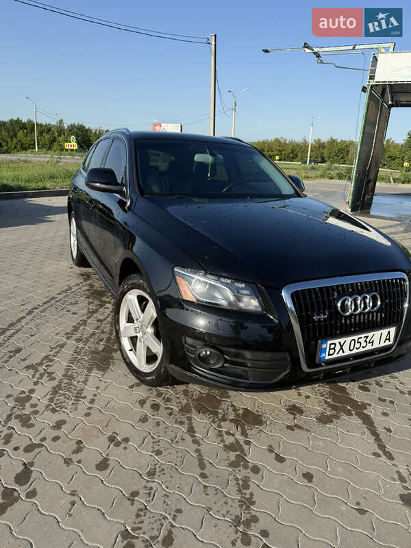 Внедорожник / Кроссовер Audi Q5 2012 в 