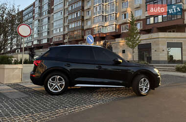 Внедорожник / Кроссовер Audi Q5 2017 в 