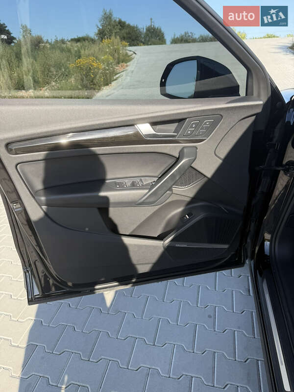 Внедорожник / Кроссовер Audi Q5 2017 в Львове