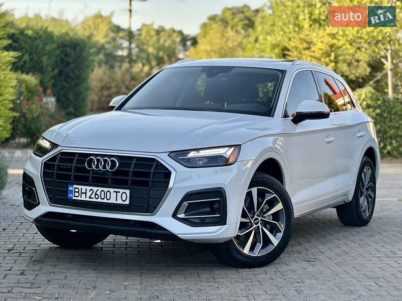 Внедорожник / Кроссовер Audi Q5 2021 в 