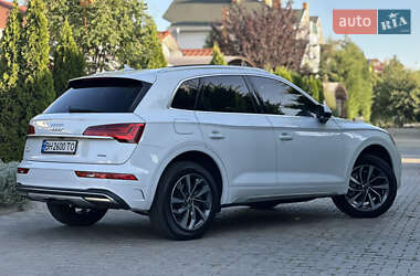 Внедорожник / Кроссовер Audi Q5 2021 в 