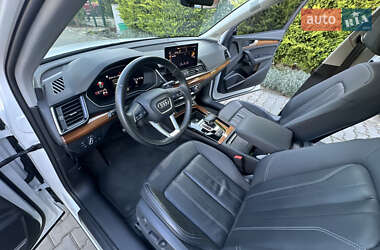 Внедорожник / Кроссовер Audi Q5 2021 в 