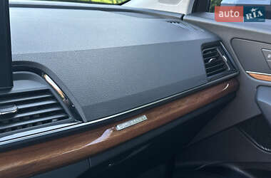 Внедорожник / Кроссовер Audi Q5 2021 в 