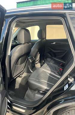 Внедорожник / Кроссовер Audi Q5 2012 в 