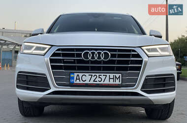 Внедорожник / Кроссовер Audi Q5 2018 в 