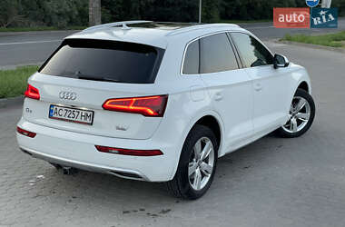 Внедорожник / Кроссовер Audi Q5 2018 в 