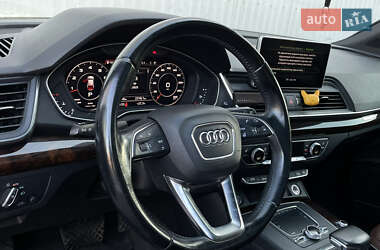 Внедорожник / Кроссовер Audi Q5 2018 в 
