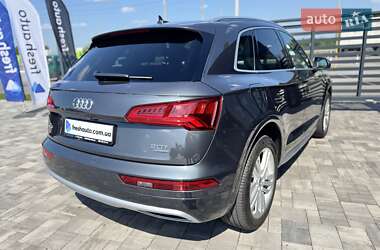 Внедорожник / Кроссовер Audi Q5 2017 в 