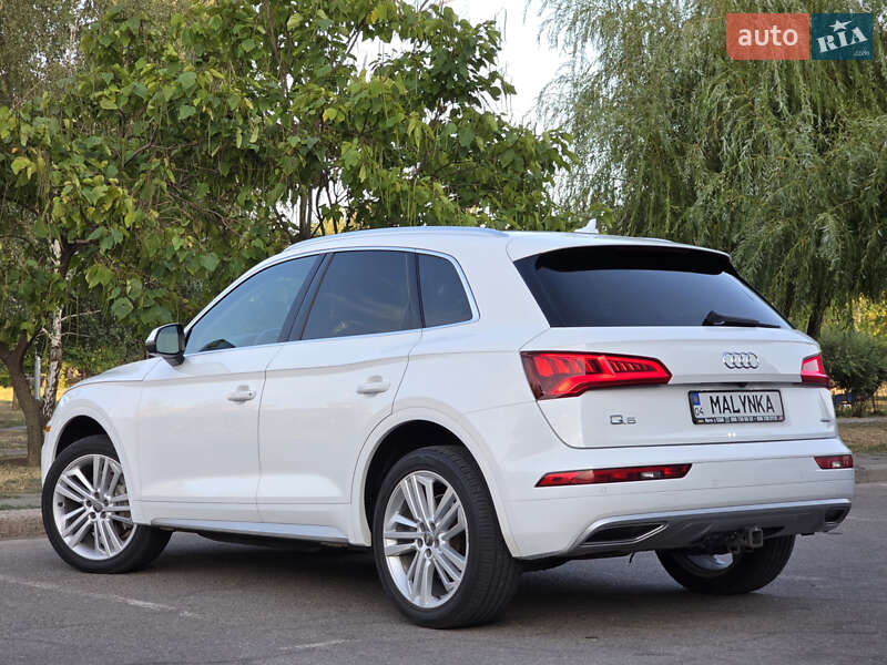 Внедорожник / Кроссовер Audi Q5 2019 в Ужгороде