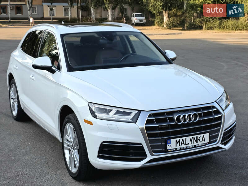 Внедорожник / Кроссовер Audi Q5 2019 в Ужгороде