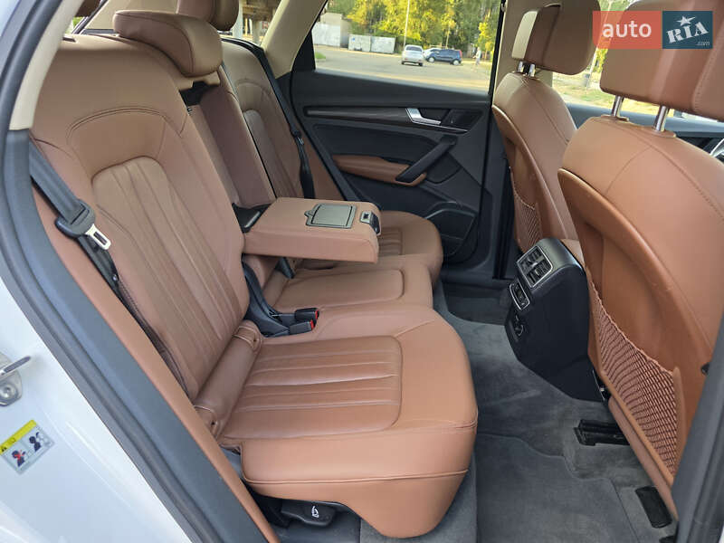 Внедорожник / Кроссовер Audi Q5 2019 в Ужгороде
