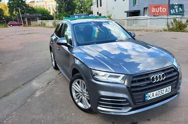 Внедорожник / Кроссовер Audi Q5 2018 в 