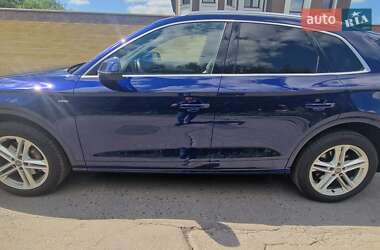Внедорожник / Кроссовер Audi Q5 2017 в 