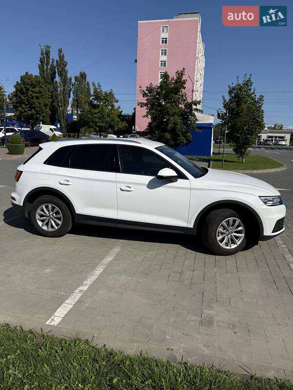 Внедорожник / Кроссовер Audi Q5 2017 в Хмельницком