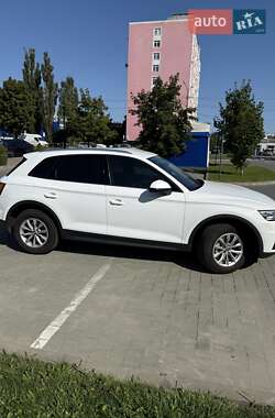 Позашляховик / Кросовер Audi Q5 2017 в 