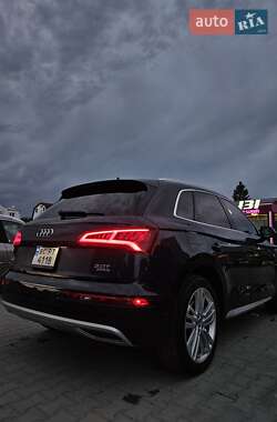 Внедорожник / Кроссовер Audi Q5 2018 в 