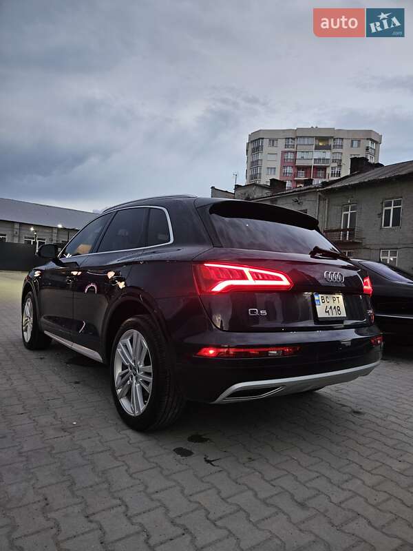 Позашляховик / Кросовер Audi Q5 2018 в Львові