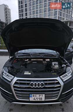 Внедорожник / Кроссовер Audi Q5 2018 в 