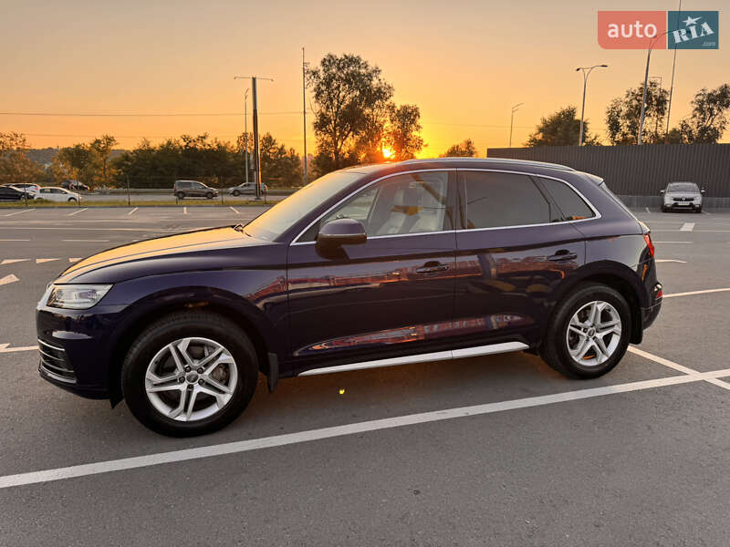 Внедорожник / Кроссовер Audi Q5 2019 в Киеве