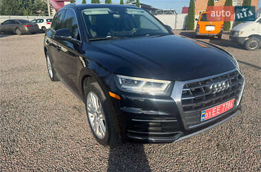 Внедорожник / Кроссовер Audi Q5 2018 в 