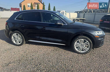 Внедорожник / Кроссовер Audi Q5 2018 в 