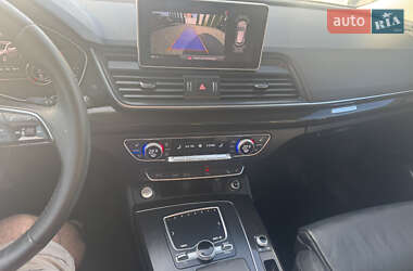 Внедорожник / Кроссовер Audi Q5 2018 в 
