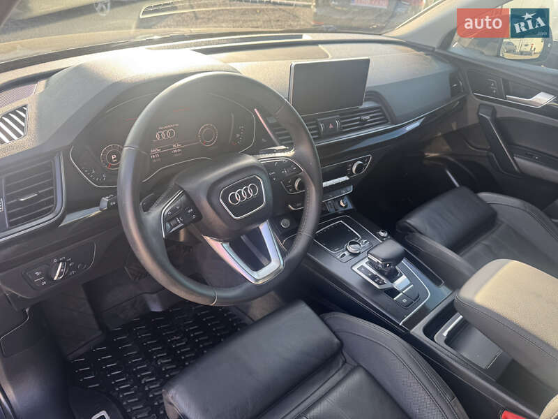 Внедорожник / Кроссовер Audi Q5 2018 в Луцке