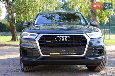 Внедорожник / Кроссовер Audi Q5 2018 в 