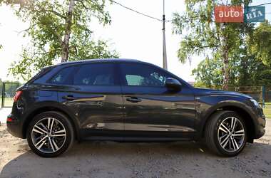 Внедорожник / Кроссовер Audi Q5 2018 в 