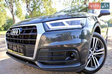 Внедорожник / Кроссовер Audi Q5 2018 в 