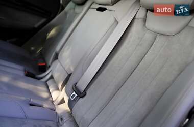 Внедорожник / Кроссовер Audi Q5 2018 в 