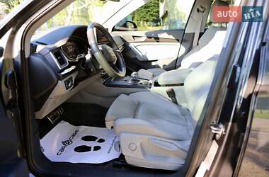 Внедорожник / Кроссовер Audi Q5 2018 в 