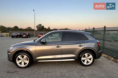 Внедорожник / Кроссовер Audi Q5 2018 в 